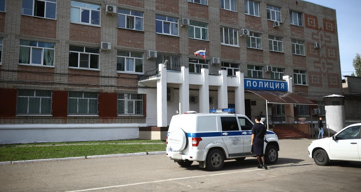 Двое восьмиклассников забрались на вышку ЛЭП ради фото — отвечать пришлось родителям
