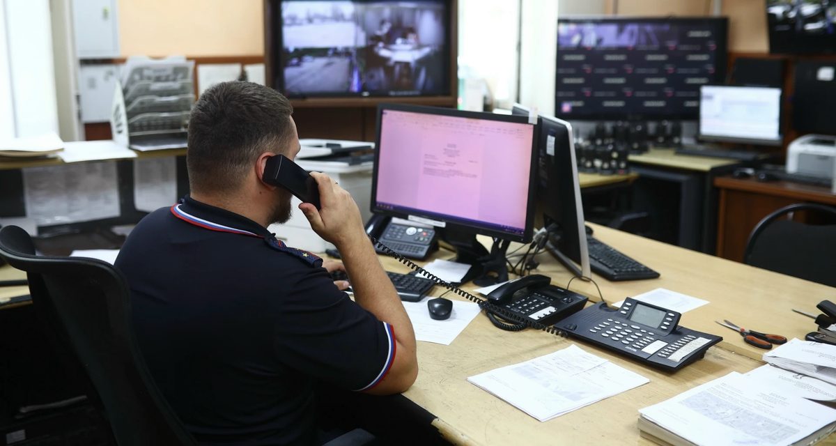 54-летняя костромичка поверила мошенникам, что финансирует терроризм, и отдала курьерам 13 миллионов рублей